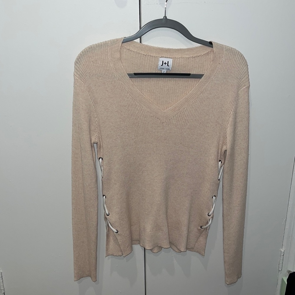 J+J Ribbed Shirt with Lace-Up Sides